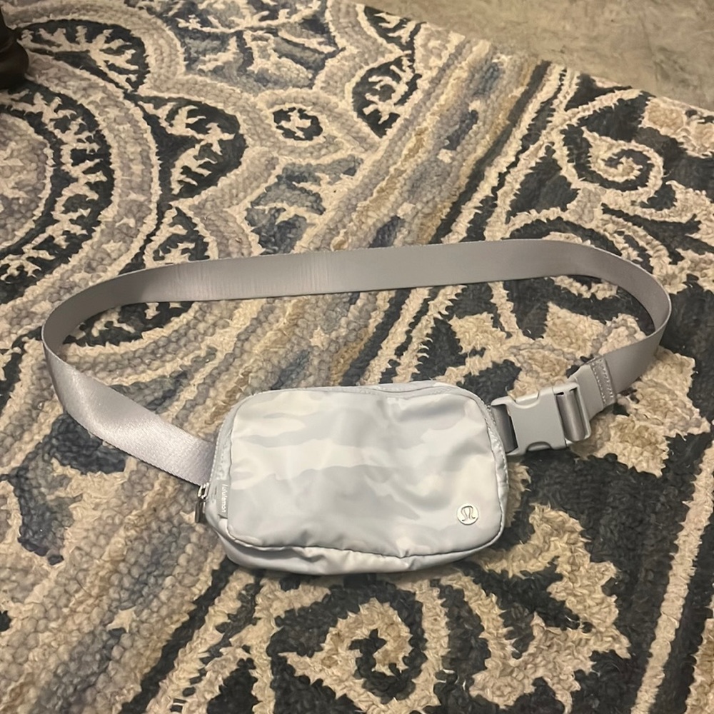 lululemon belt bag